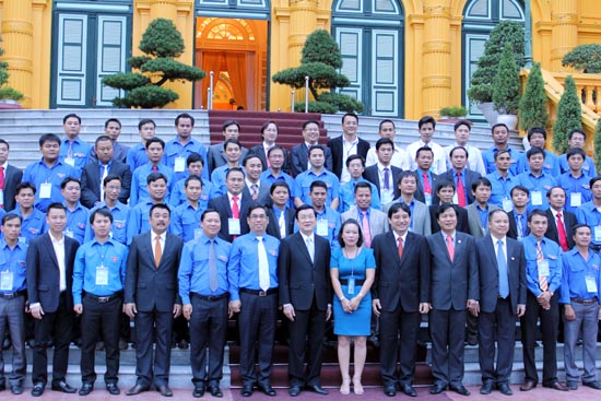 ประธานประเทศให้การต้อนรับคณะตัวแทนเยาวชนดีเด่นในการสร้างฐานะ